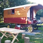 Campismo de Luxo Veritable Roulotte Hippomobile 